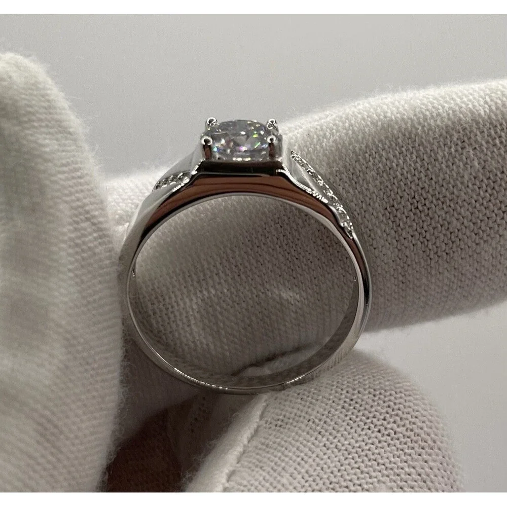 Unbranded men moissanite